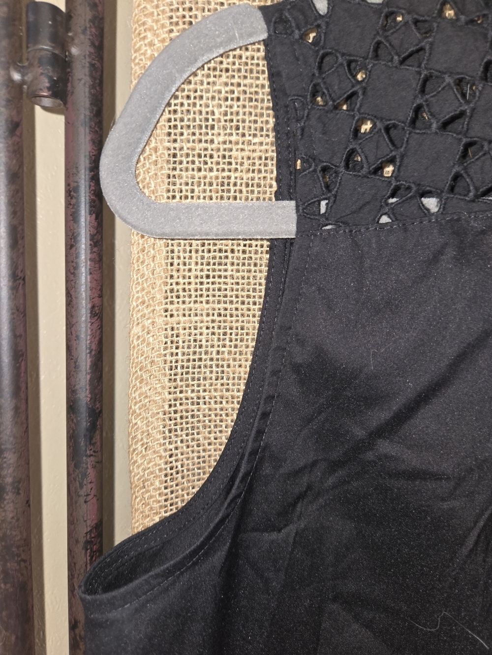 Ann Taylor Petites Sleeveless Black Eyelet Lace Shoulder Button-Front Top MP - Picture 5 of 8